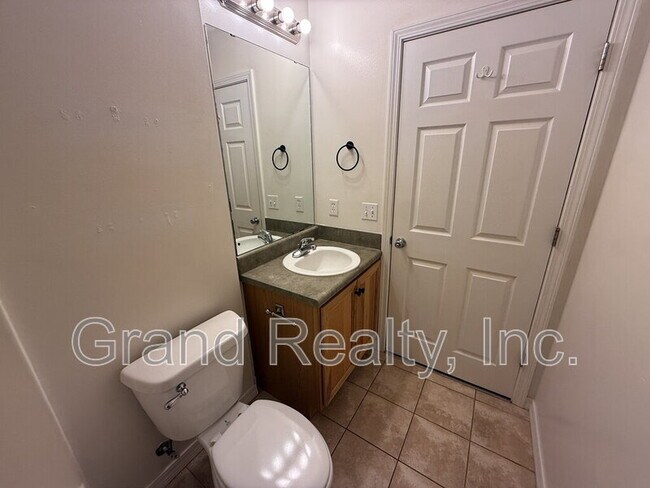 Building Photo - 2096 Andorra St