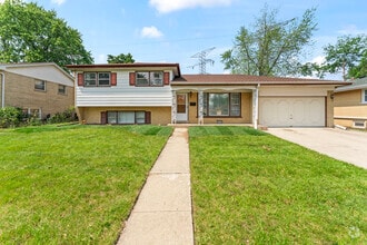 Building Photo - 427 Gilbert Dr