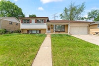 Building Photo - 427 Gilbert Dr