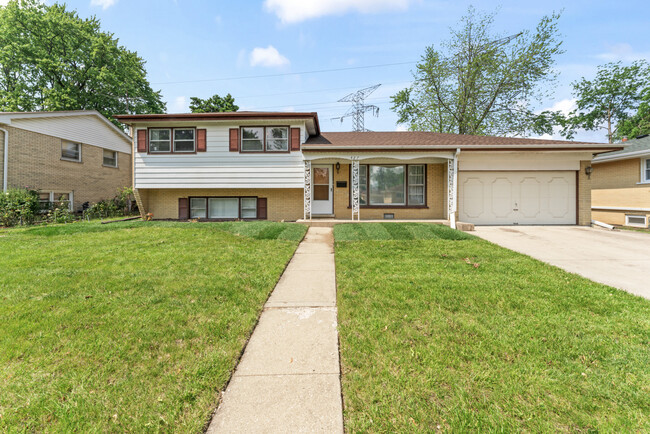 Primary Photo - 427 Gilbert Dr