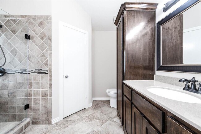 Building Photo - 103 Avocado St