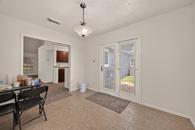 Building Photo - 2714 S Brompton Dr