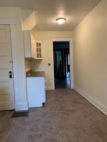 Building Photo - 34 Cambridge Ave