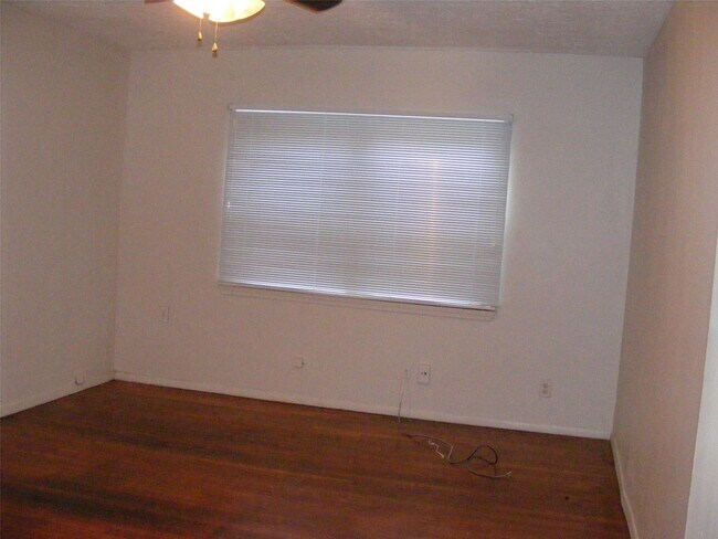 Building Photo - 5319 Cortelyou Ln