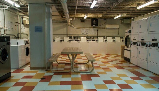 Building Photo - 800 4th St SW