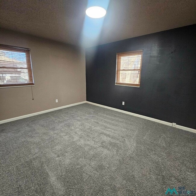 Building Photo - Month-to-Month ONLY 3 bed/1 bath home for rent- Available now!! $1115/mo