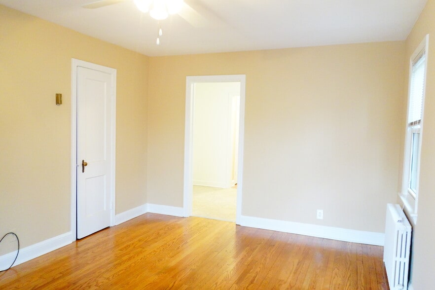 Building Photo - 8210 Greenwood Ave