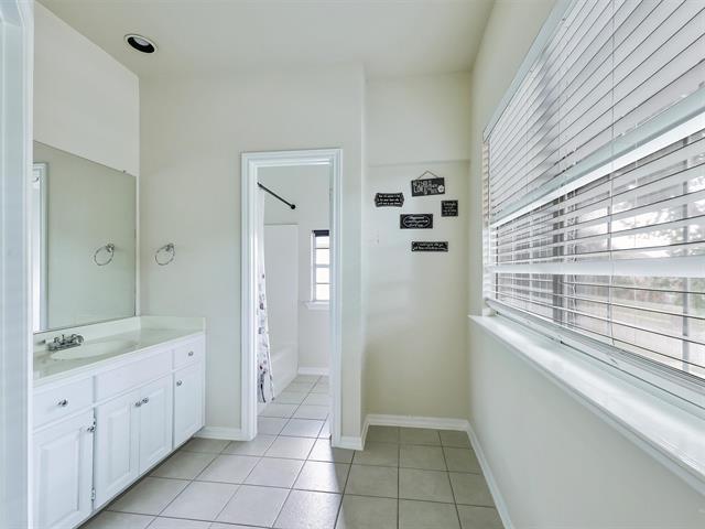 Building Photo - 2141 Ironside Dr