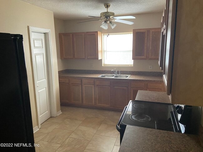 Building Photo - 2158 Spring Park Rd