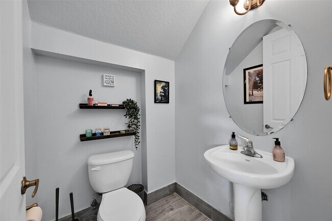 Building Photo - 2851 Prospect Rd