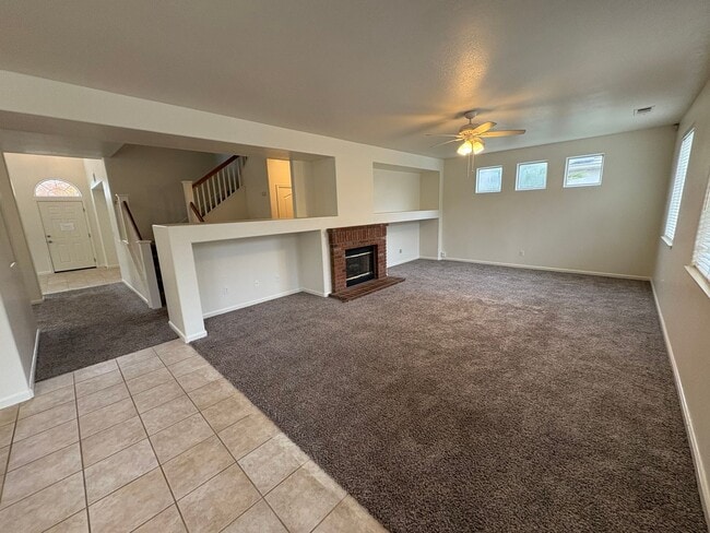 Building Photo - Spectacular home available now in a great neighborhood!