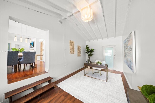 Building Photo - 166 NW 100th Terrace