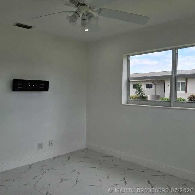 Building Photo - 2739 Emory Dr W