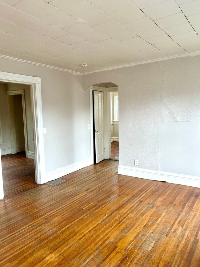 Building Photo - 572-574-574 Seward St