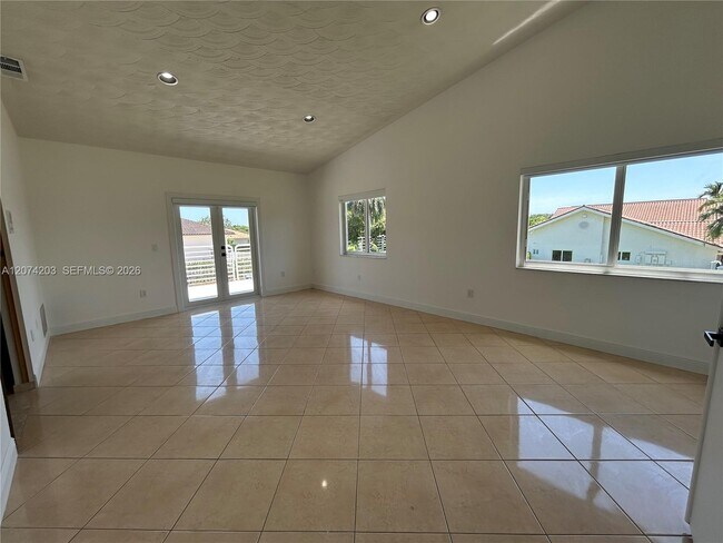 Building Photo - 6611 SW 99th Ave