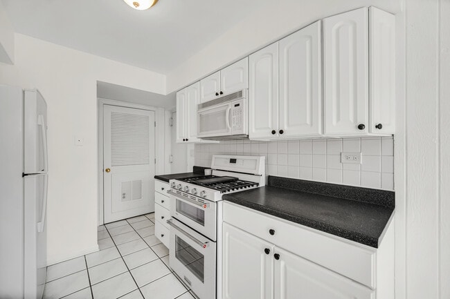 Building Photo - 1242 Nova Ct