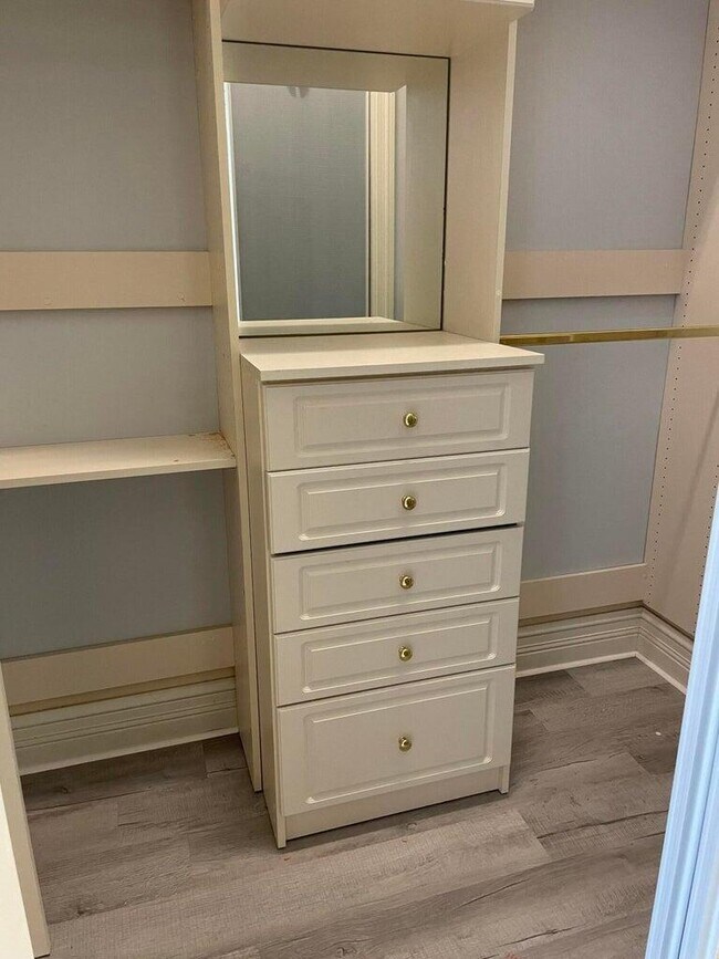 Building Photo - 164 SE Santa Gardenia