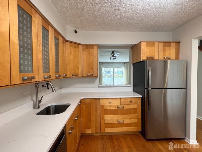 Building Photo - 60 Hampshire Dr