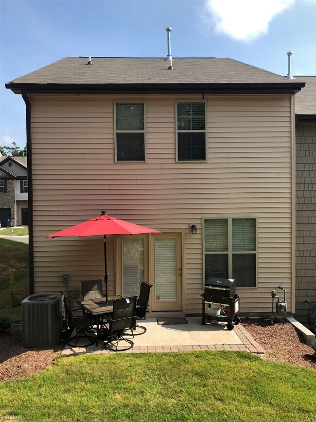 Building Photo - 3 br, 2.5 bath Townhome - 108 Bella Place