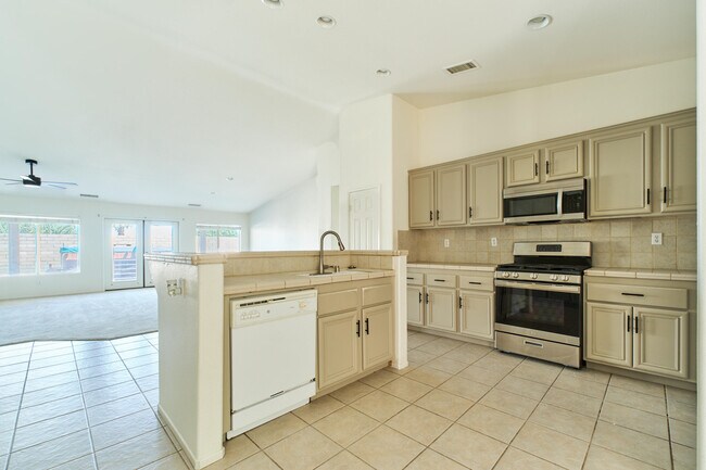 Building Photo - 47626 Calle Diamante