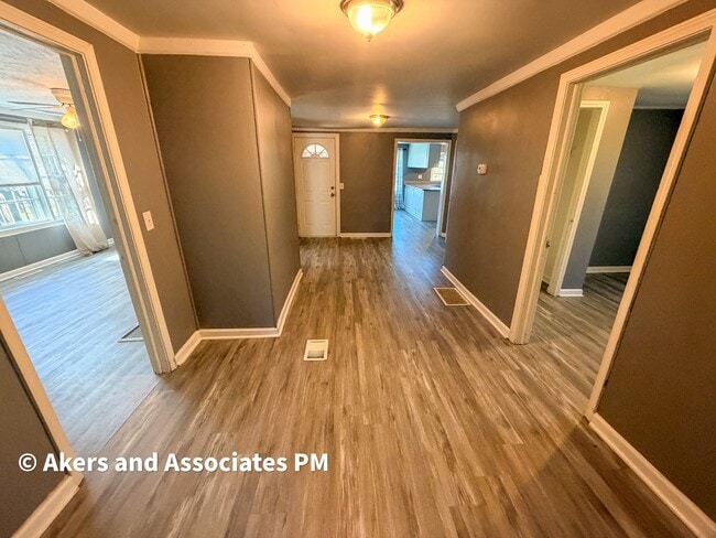 Building Photo - 104 Jackson Rd