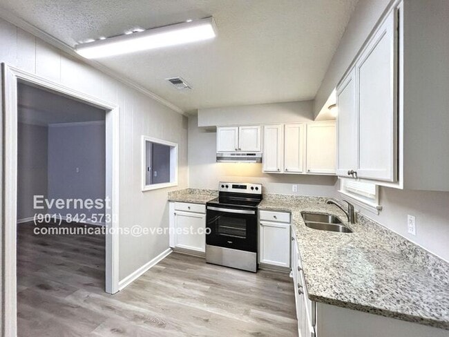 Building Photo - 1403 Moss Point Dr