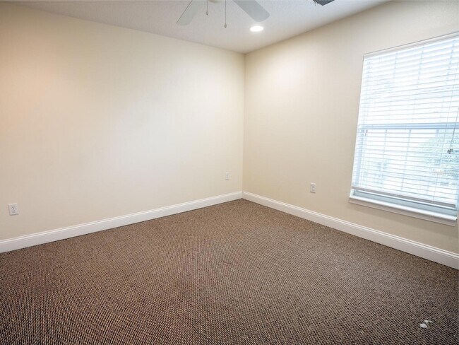 Building Photo - 727 Hull Island Dr
