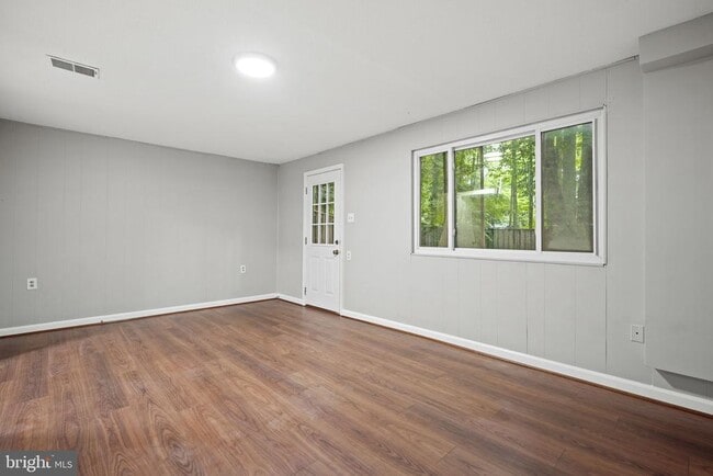 Building Photo - 5863 Jackson Oak Ct