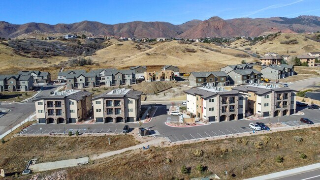 Building Photo - Gorgeous Views End Unit 3 Bed Townhome nex...