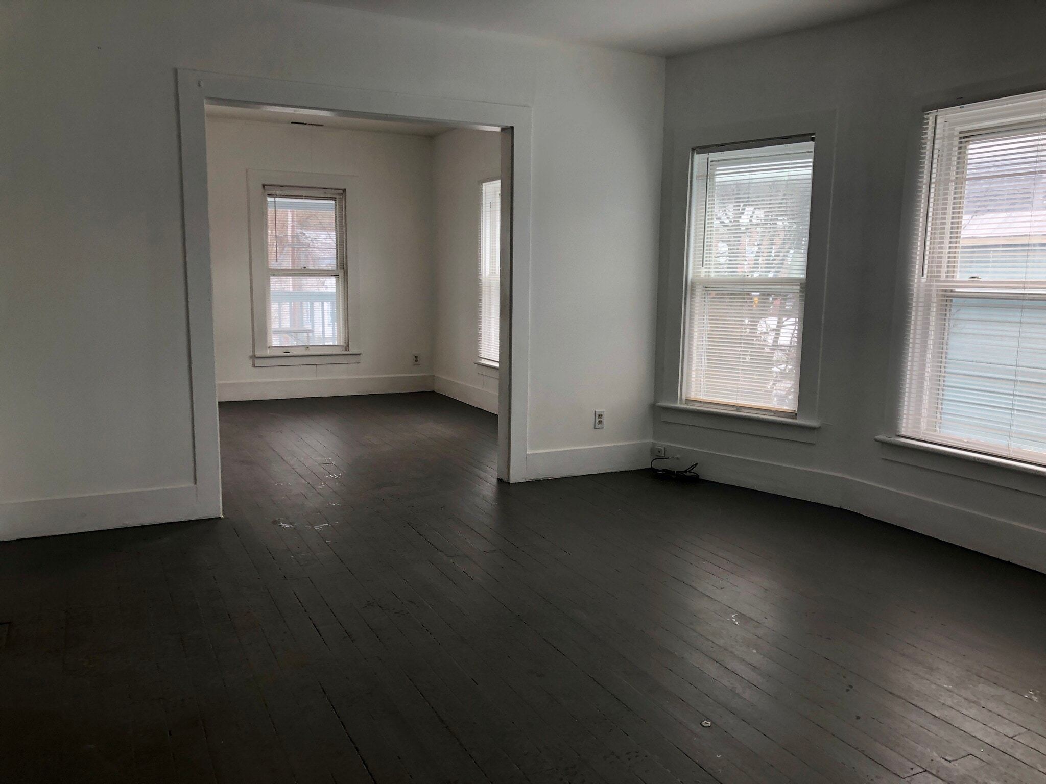 Large living room - 12 Malden St