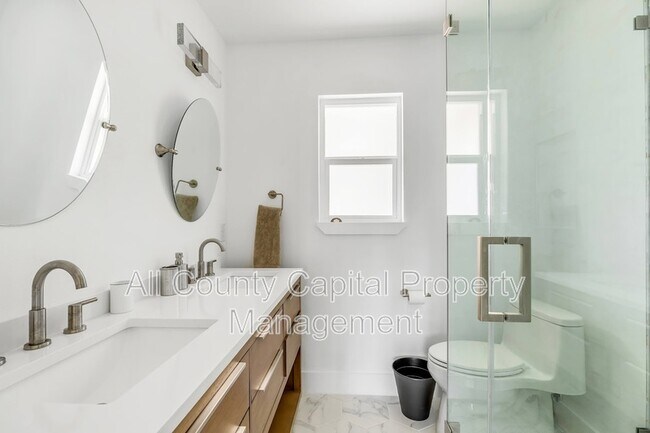 Building Photo - 112 W Mimosa Cir