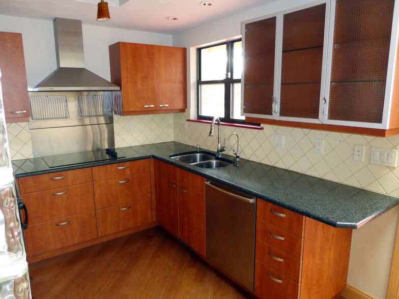 Building Photo - 1031 Mirrormere Cir