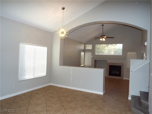 Building Photo - 648 E Sole Addiction Ave