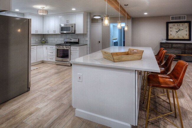 Building Photo - PRELEASE FOR AUGUST 2026 - Gorgeous Brick Ranch Home