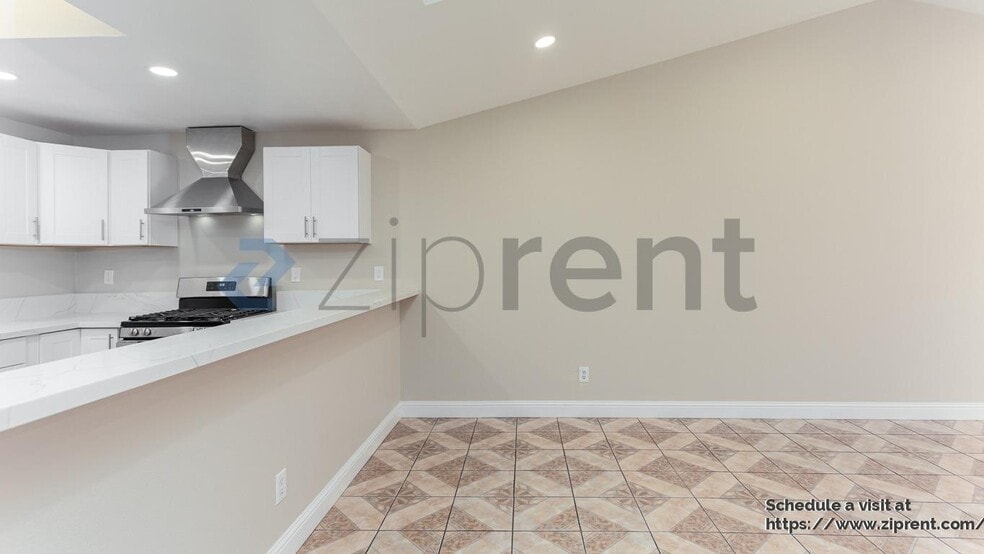 Building Photo - 391 Cll Cabezal