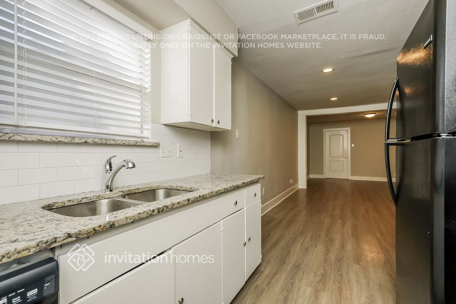 Building Photo - 923 Meadow Mead Dr