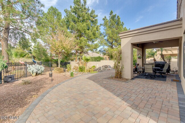 Building Photo - 3922 E Carson Rd