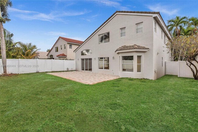 Building Photo - 4917 SW 32nd Way