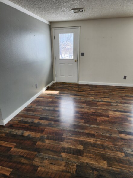 Building Photo - 145 Sunset Dr