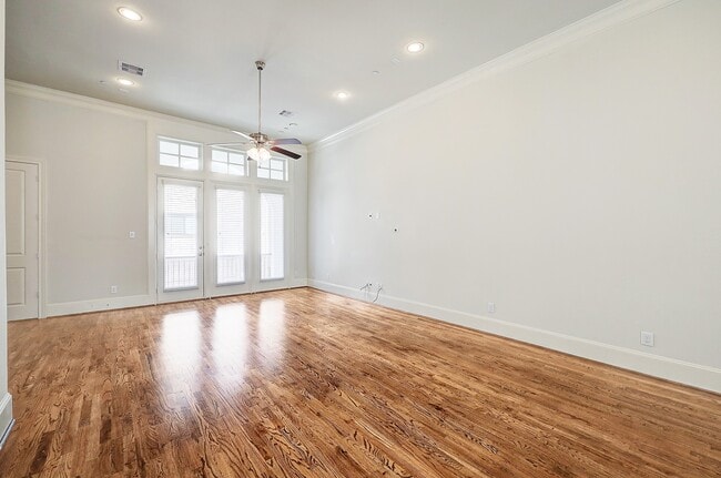 Building Photo - 1110 Thompson St