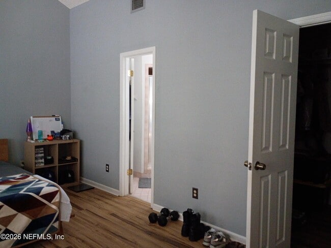 Building Photo - 5561 Mariners Cove Dr