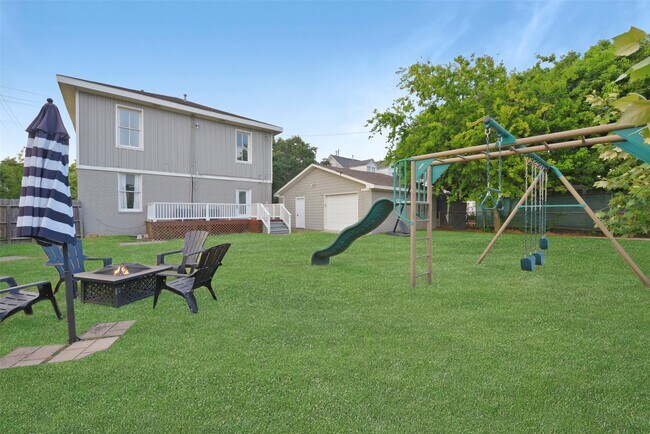 Building Photo - 3427 Avenue L