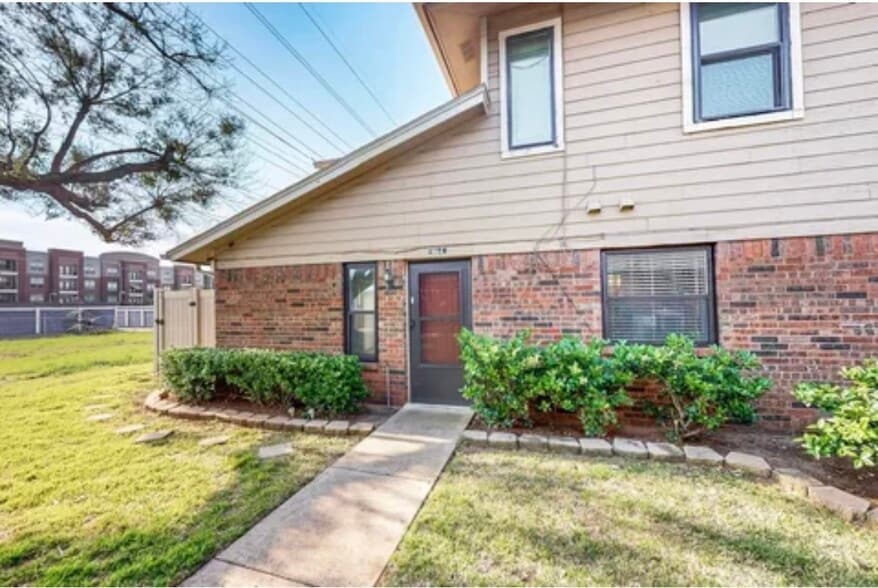 Primary Photo - 2240 Tarpley Rd