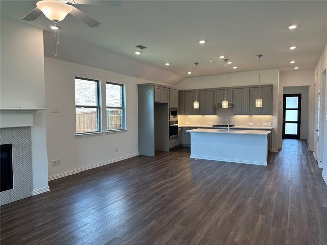 Building Photo - 3401 Paintbrush Path