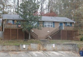 Building Photo: Oxford Ct - Hidden Brook Trail