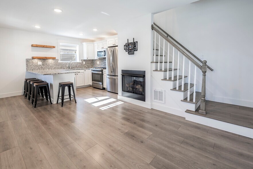 Kithcen - 205 10th Ave