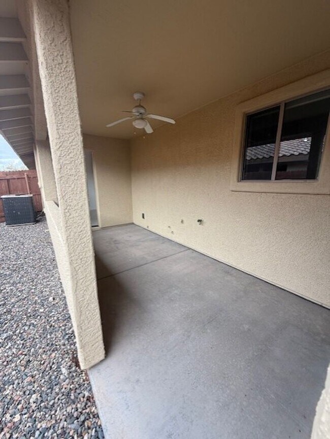 Building Photo - 2 Bedroom 2 Bath Contact Property Pros 928-634-7710