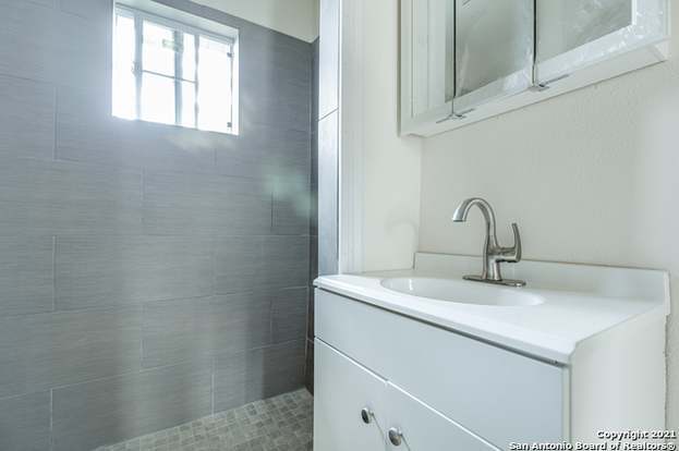 Building Photo - 158 Oelkers-