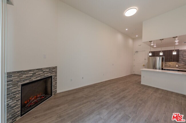 Building Photo - 124 W Colorado St