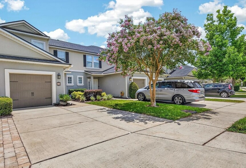 Building Photo - 72 Amistad Dr
